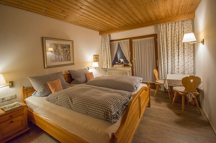 Schlafraum mit Doppelbett